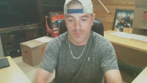 Snapshot of canadianboi6969 chatting on October 25, 6:35 am CanadianBacon6969 online show from October 25, 6:35 am