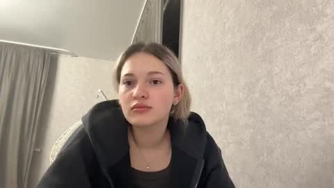 Lina online show from March 17, 3:28 pm