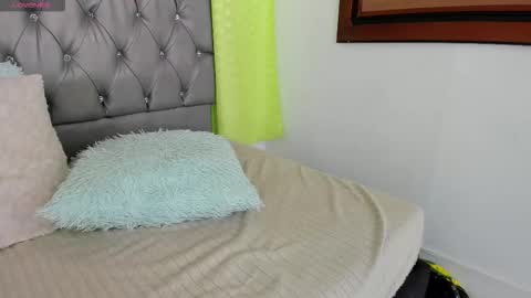Snapshot of candi_afrodita chatting on September 27, 9:12 pm candi afrodita online show from September 27, 9:12 pm