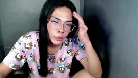 Candi online show from November 17, 3:03 pm