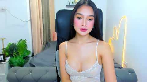 candiceferragamo online show from July 16, 10:40 am