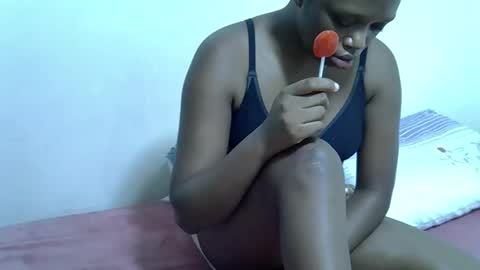 candiemaya online show from November 30, 7:32 pm