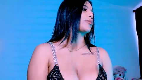 candy  online show from May 8, 11:49 am