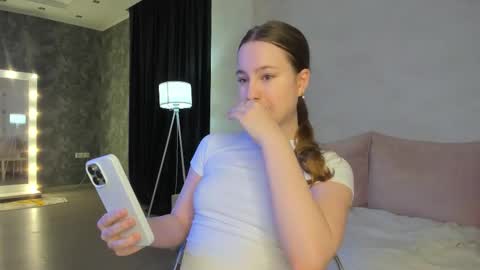 Candy online show from December 18, 9:26 am