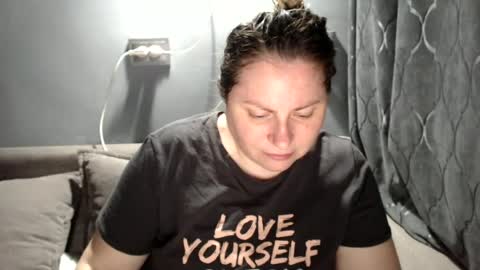 Laura online show from June 27, 9:10 pm