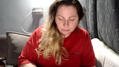 Laura online show from June 15, 7:39 pm