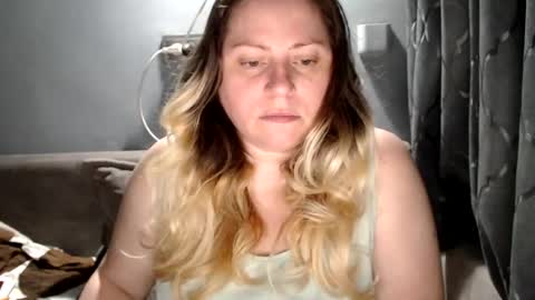 Laura online show from July 9, 7:51 pm
