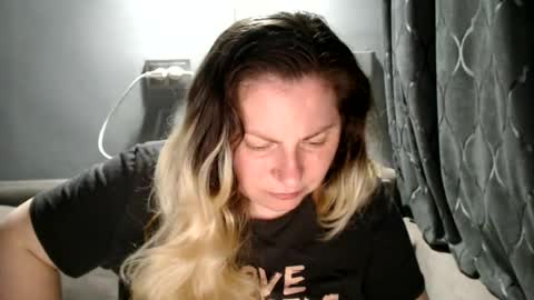Laura online show from June 17, 8:36 pm