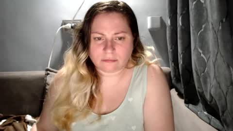 Laura online show from July 8, 7:50 pm