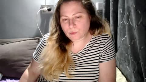 Laura online show from July 25, 2:20 am