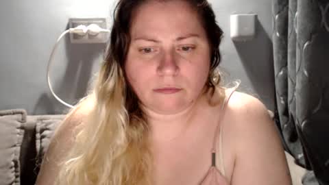 Laura online show from July 4, 11:08 pm