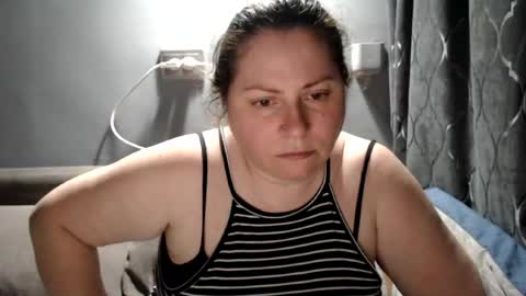 Laura online show from June 12, 9:14 pm