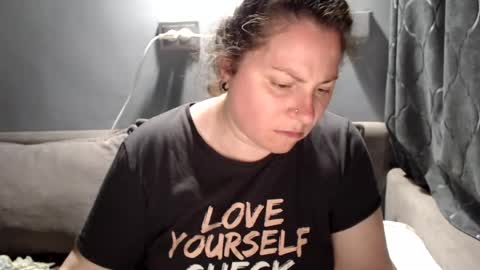 Laura online show from June 29, 8:08 pm