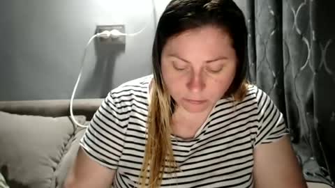 Laura online show from June 19, 7:42 pm