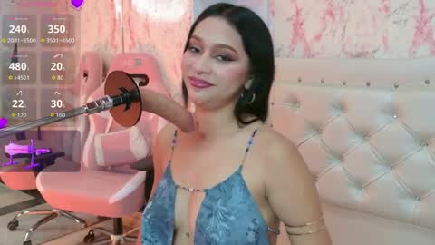 Scarlet  online show from May 23, 3:57 am