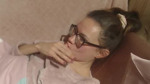 say meow and send tip  online show from December 14, 12:39 am