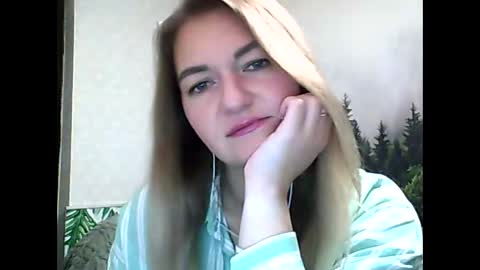 Daisy online show from September 18, 10:03 pm