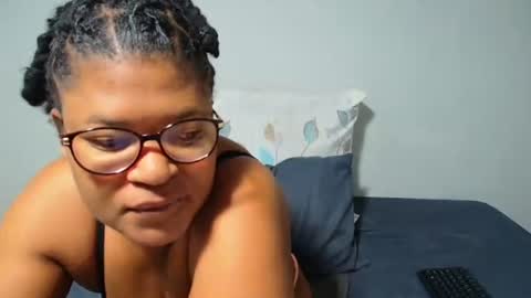 candyyumsaerolaxx online show from June 14, 6:04 am
