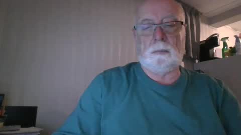 Snapshot of canon4ps4 chatting on December 22, 10:25 pm canon4ps4 online show from December 22, 10:25 pm
