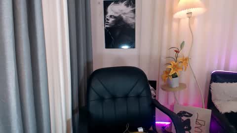 caprize_diva online show from March 13, 7:50 pm