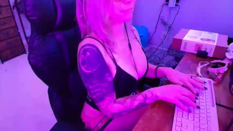 Captain bby online show from June 3, 2:14 am