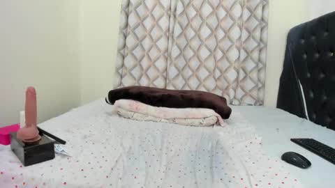 caramel_peach online show from March 3, 8:43 am