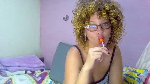 cardibloom0 online show from March 17, 5:23 am