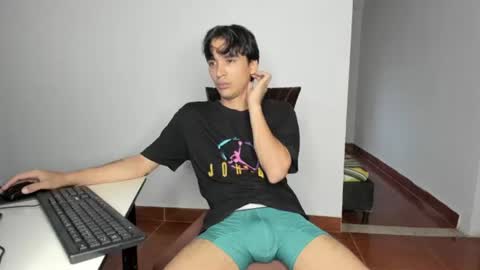 Carlos and Cristian  online show from July 16, 9:18 pm