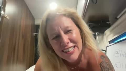 carebear5719 online show from May 19, 1:56 am