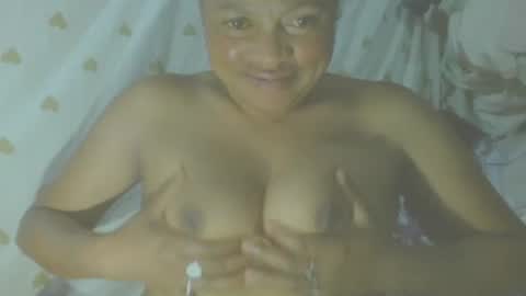 Snapshot of carinesexy69 chatting on October 17, 11:31 pm carinesexy69 online show from October 17, 11:31 pm
