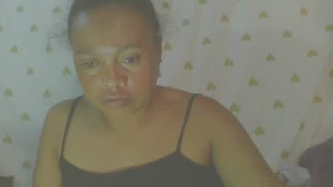Snapshot of carinesexy69 chatting on October 19, 6:40 am carinesexy69 online show from October 19, 6:40 am