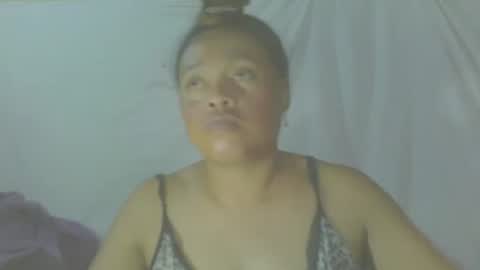 Snapshot of carinesexy69 chatting on October 9, 11:37 am carinesexy69 online show from October 9, 11:37 am
