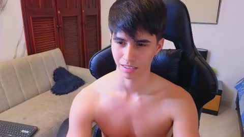 carl_dixon online show from July 1, 2:31 am