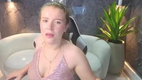 Snapshot of carla_tp chatting on October 1, 1:54 pm Carla online show from October 1, 1:54 pm