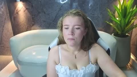 Snapshot of carla_tp chatting on October 13, 1:13 pm Carla online show from October 13, 1:13 pm