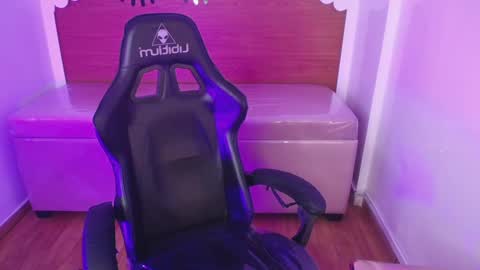 CARLYE   online show from October 3, 3:04 am