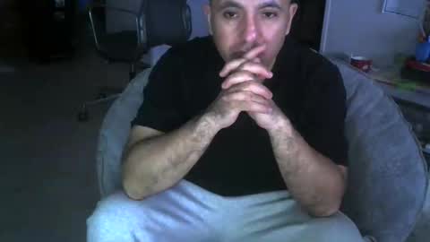 carlosc85 online show from December 14, 2:40 am