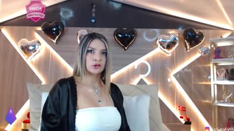 Carla Carla  I am sensual goddes and i was born for loveworshipping and enjoyment. online show from September 30, 10:09 pm