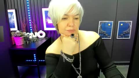 Carmen online show from November 28, 8:27 pm