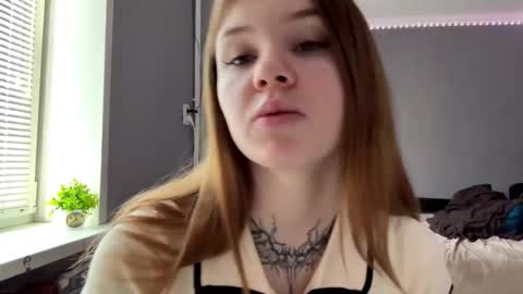 Lisa online show from March 24, 8:20 am