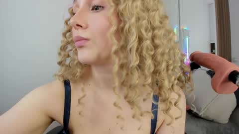 carol_may_ online show from May 3, 7:25 am