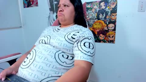 Angie Carolina online show from March 12, 8:01 pm