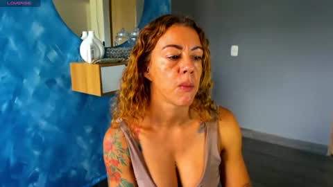 carolina_zaens online show from June 24, 2:46 pm