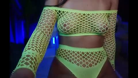 Mellany online show from August 4, 5:03 am