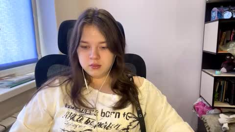 carolindueno online show from March 3, 7:48 am