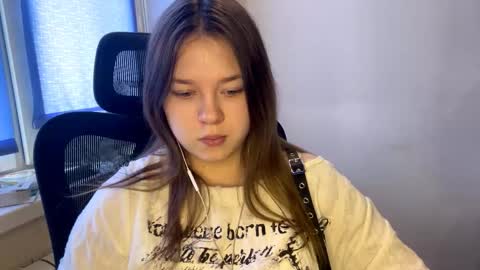 carolindueno online show from March 10, 9:13 am