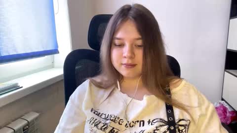 carolindueno online show from March 17, 8:52 am