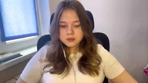 carolindueno online show from March 13, 7:55 am