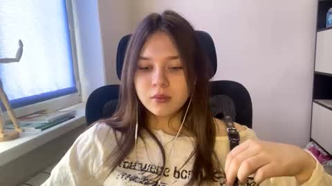 carolindueno online show from February 28, 7:56 am