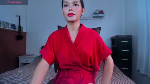 caroline_east online show from July 30, 2:01 am